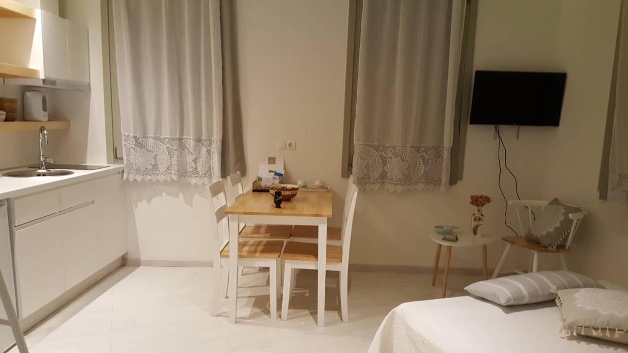 L Anima Boutique Suites スキアトスタウン エクステリア 写真